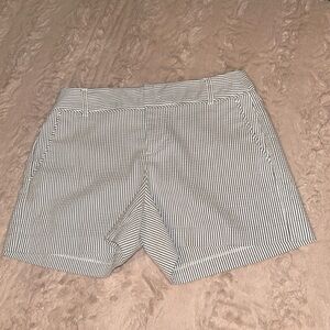 ELLE shorts in size 2